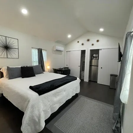 Chic Lux Grand Central Suite